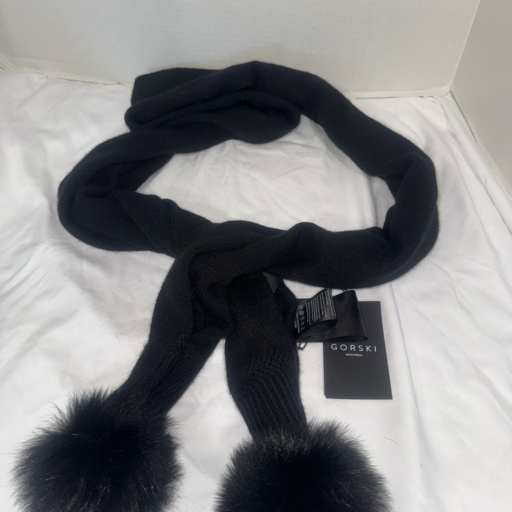 GORSKI Elegant Black Scarf with Fur Accents